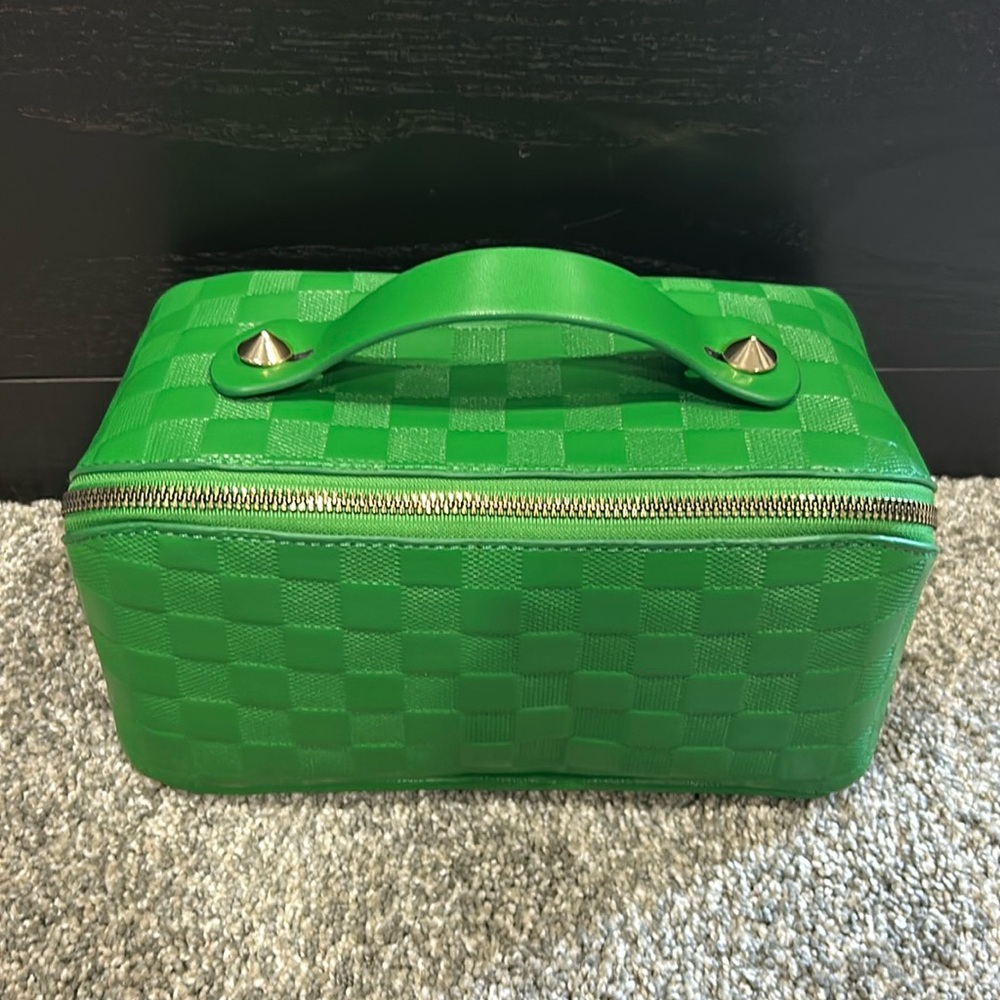 Eureka Finds Makeup Travel Bag